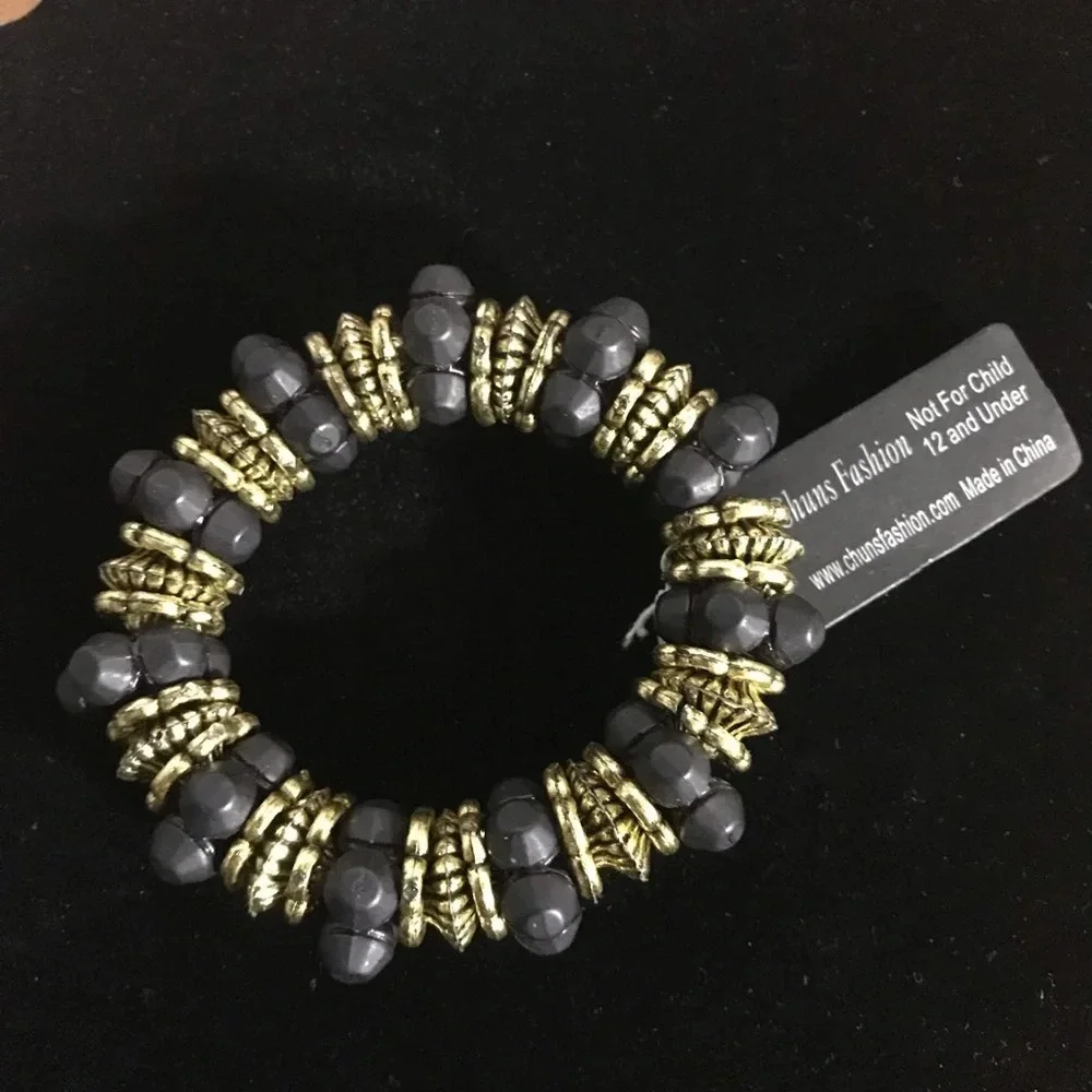 Lovely Black and Gold Fashion Beaded Stretch Bracelet - New with Tag - Picture 3 of 3